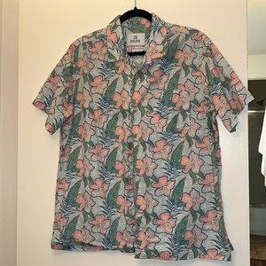 Button down shirt Hawaiian print